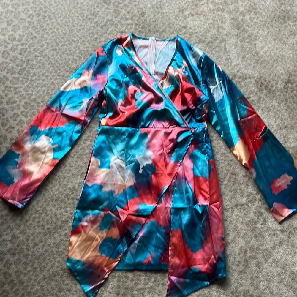 Silk feel dress M colorful back zip